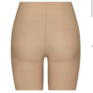 Skims Butt Pad Midthigh Shorts, Size XL